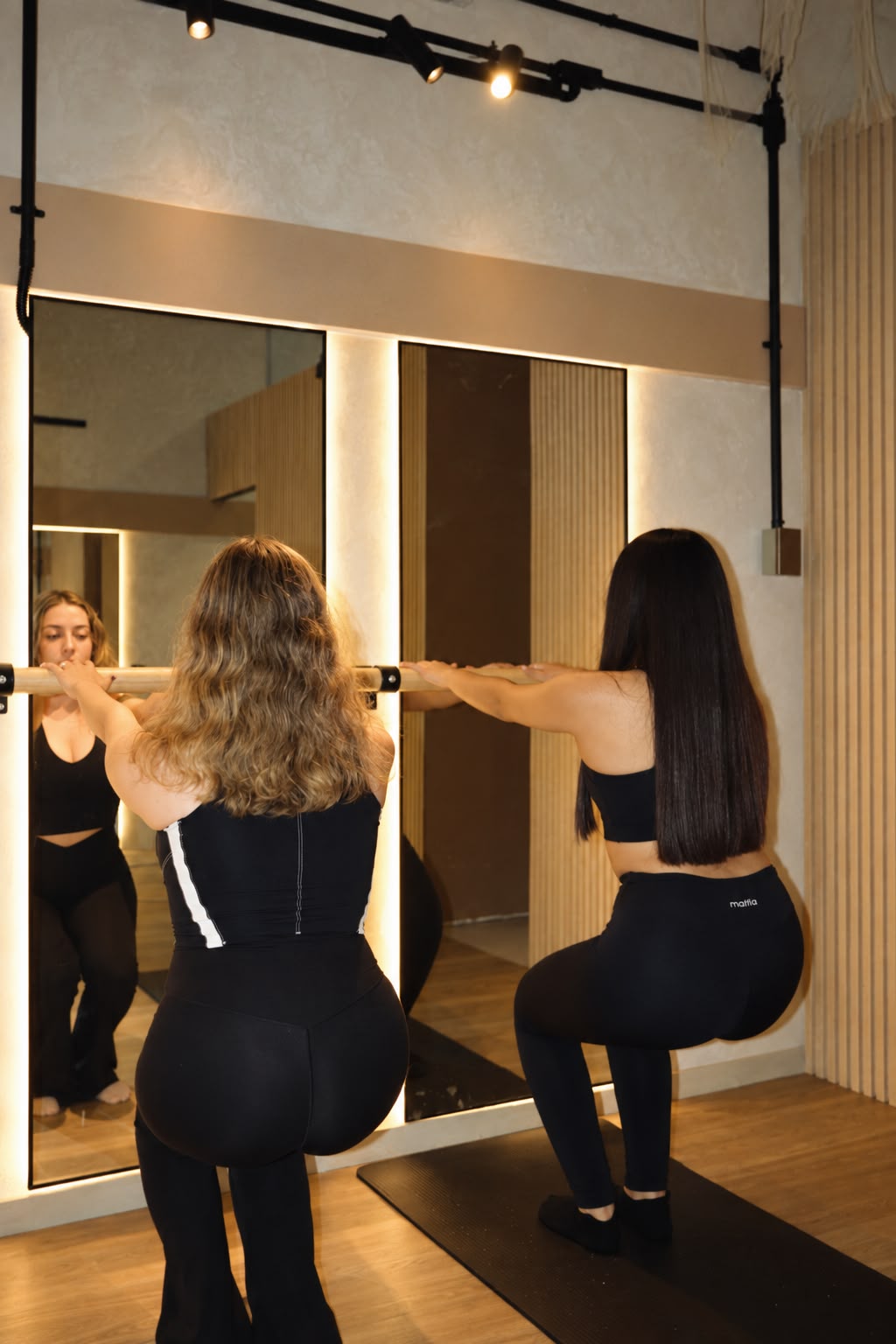 Alumnas practicando Barre Burn